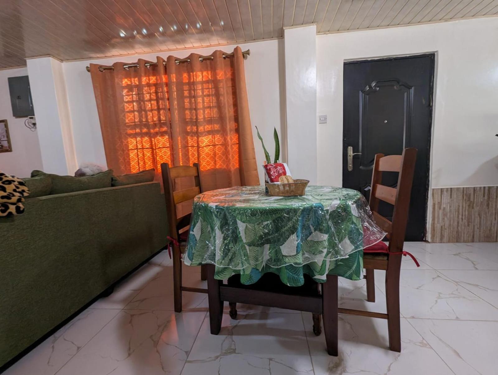 Comfy And Cozy Apartment Georgetown Esterno foto
